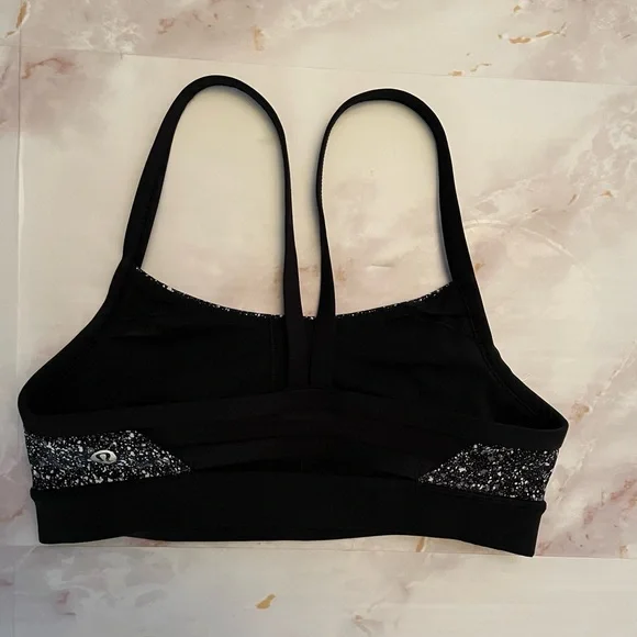 Lululemon Rise and Run sports bra - Picture 2 of 7